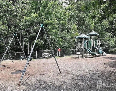 101 Wellington Park Drive - Photo Thumbnail 37