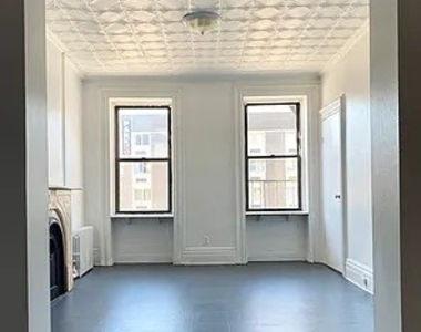 714 10th Avenue - Photo Thumbnail 1