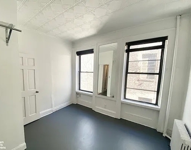 714 10th Avenue - Photo Thumbnail 2