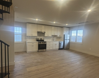 512 Beach 130th Street - Photo Thumbnail 2