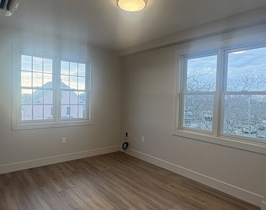 512 Beach 130th Street - Photo Thumbnail 5