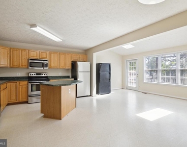 106 Charles Street - Photo Thumbnail 1