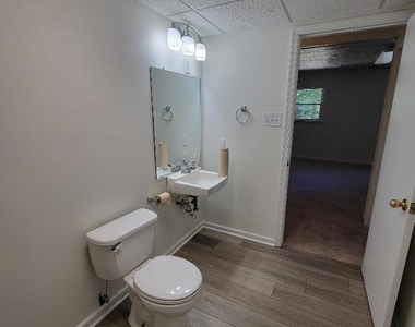 104 Crutchfield Circle - Photo Thumbnail 16