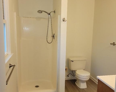 104 Crutchfield Circle - Photo Thumbnail 10