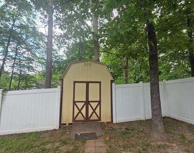 104 Crutchfield Circle - Photo Thumbnail 18