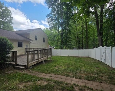 104 Crutchfield Circle - Photo Thumbnail 5