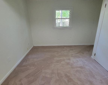 104 Crutchfield Circle - Photo Thumbnail 15