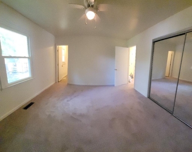 104 Crutchfield Circle - Photo Thumbnail 9