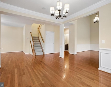 5601 Swift Creek Court - Photo Thumbnail 7