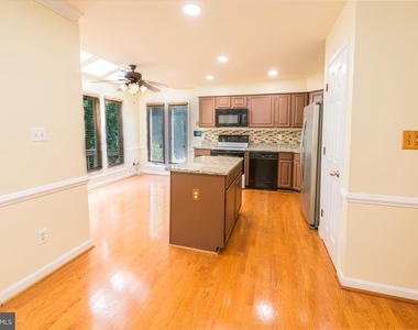 12863 Misty Lane - Photo Thumbnail 8