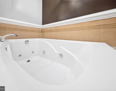 15825 John Diskin Circle - Photo Thumbnail 34