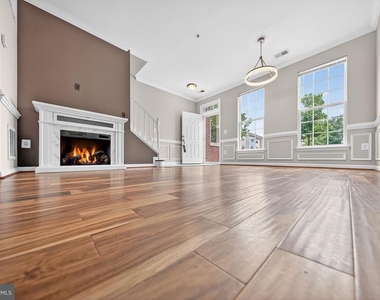15825 John Diskin Circle - Photo Thumbnail 3