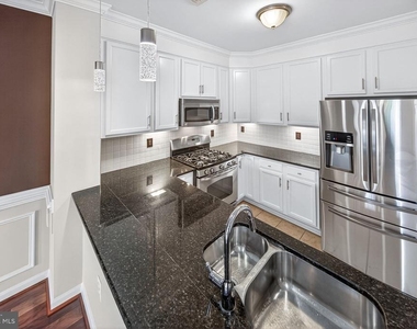 15825 John Diskin Circle - Photo Thumbnail 2