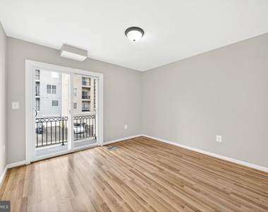 15825 John Diskin Circle - Photo Thumbnail 6