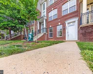15825 John Diskin Circle - Photo Thumbnail 35