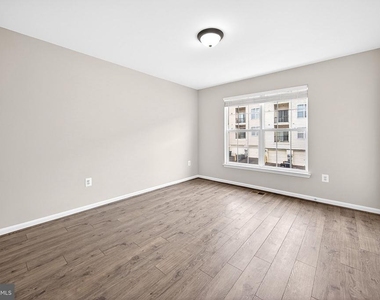 15825 John Diskin Circle - Photo Thumbnail 9