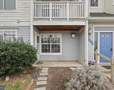 8058 Lisle Drive - Photo Thumbnail 4