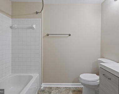 8058 Lisle Drive - Photo Thumbnail 14