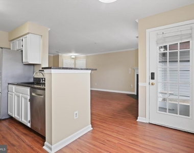 8058 Lisle Drive - Photo Thumbnail 10