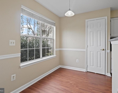 8058 Lisle Drive - Photo Thumbnail 9