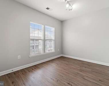 42496 Mayflower Terrace - Photo Thumbnail 4