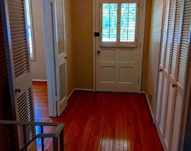 8702 Thunderbird Court - Photo Thumbnail 15