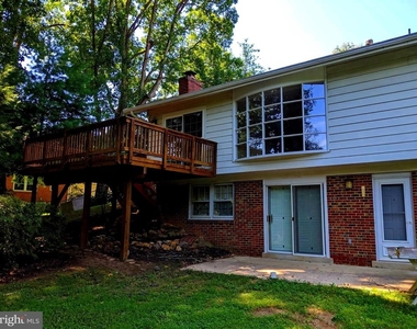 8702 Thunderbird Court - Photo Thumbnail 10