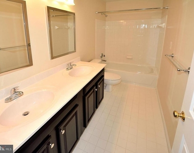 9425 Van Arsdale Drive - Photo Thumbnail 16