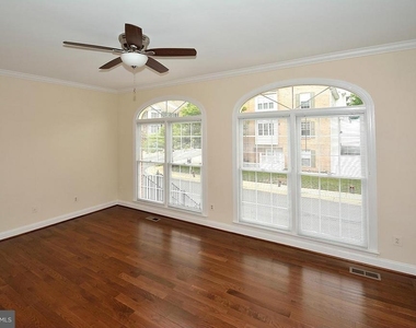 9425 Van Arsdale Drive - Photo Thumbnail 2