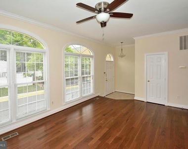 9425 Van Arsdale Drive - Photo Thumbnail 3
