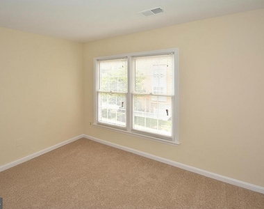9425 Van Arsdale Drive - Photo Thumbnail 15