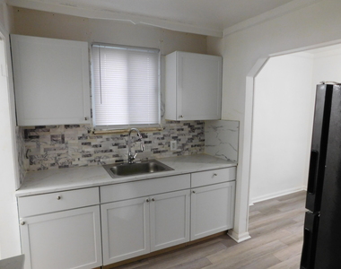 6490 Stahelin Avenue - Photo Thumbnail 10