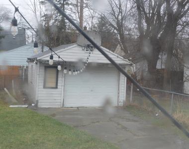 6490 Stahelin Avenue - Photo Thumbnail 28