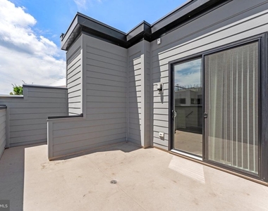 1876 Michael Faraday Drive - Photo Thumbnail 46