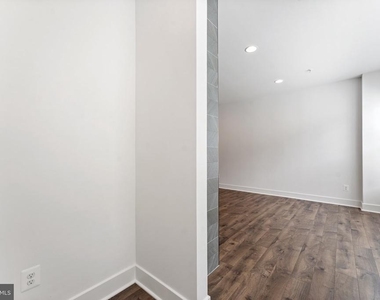 1876 Michael Faraday Drive - Photo Thumbnail 24