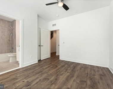 1876 Michael Faraday Drive - Photo Thumbnail 28