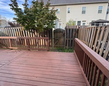 110 Gate Stone Lane - Photo Thumbnail 31