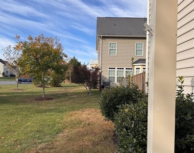 110 Gate Stone Lane - Photo Thumbnail 25