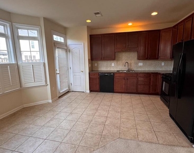 110 Gate Stone Lane - Photo Thumbnail 6