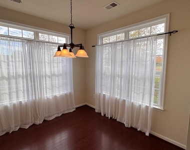 110 Gate Stone Lane - Photo Thumbnail 11