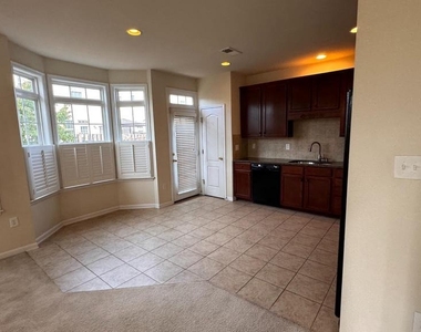 110 Gate Stone Lane - Photo Thumbnail 5