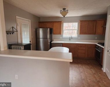 121 Deer Hill Court - Photo Thumbnail 10