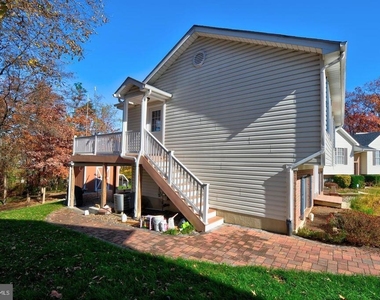 121 Deer Hill Court - Photo Thumbnail 8