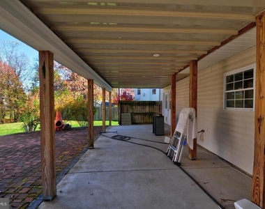 121 Deer Hill Court - Photo Thumbnail 4