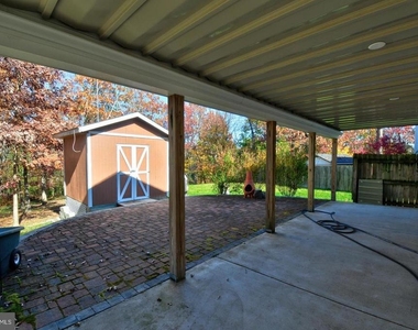 121 Deer Hill Court - Photo Thumbnail 3