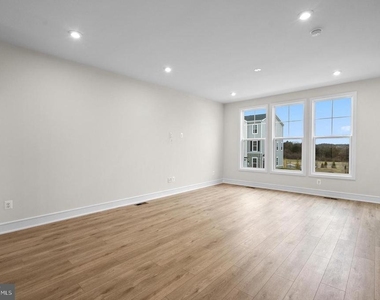 107 Checkerspot Way - Photo Thumbnail 7