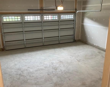 1009 Headquarters Way - Photo Thumbnail 15