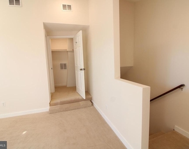 24 E Reed Avenue - Photo Thumbnail 14