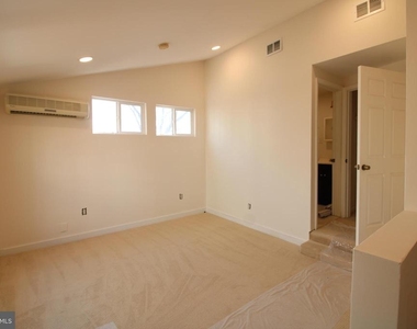 24 E Reed Avenue - Photo Thumbnail 15