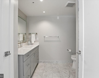 925 N Fairfax Street - Photo Thumbnail 20
